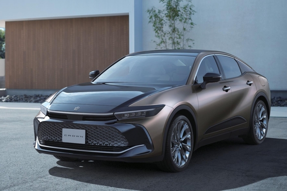CROSSOVER G“Leather Package”（2.5Lハイブリッド車）