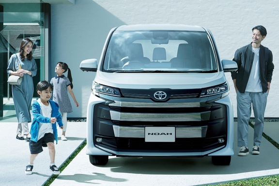 【モデル入り素材】S-Z（ハイブリッド・2WD・7人乗り）